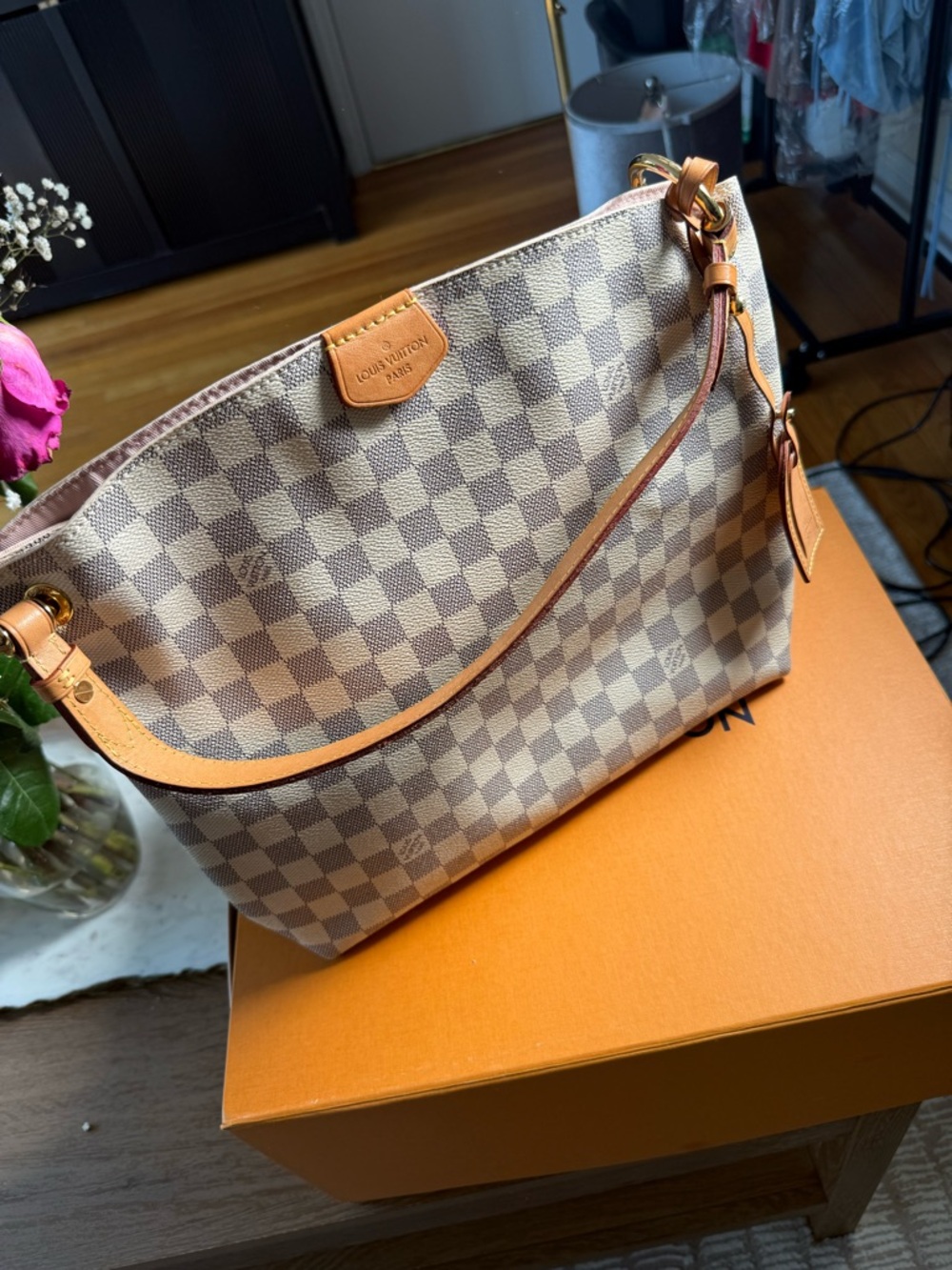Louis Vuitton Damier Azur Shoulder Bag with Tan Leather Trim - Picture 4 of 11